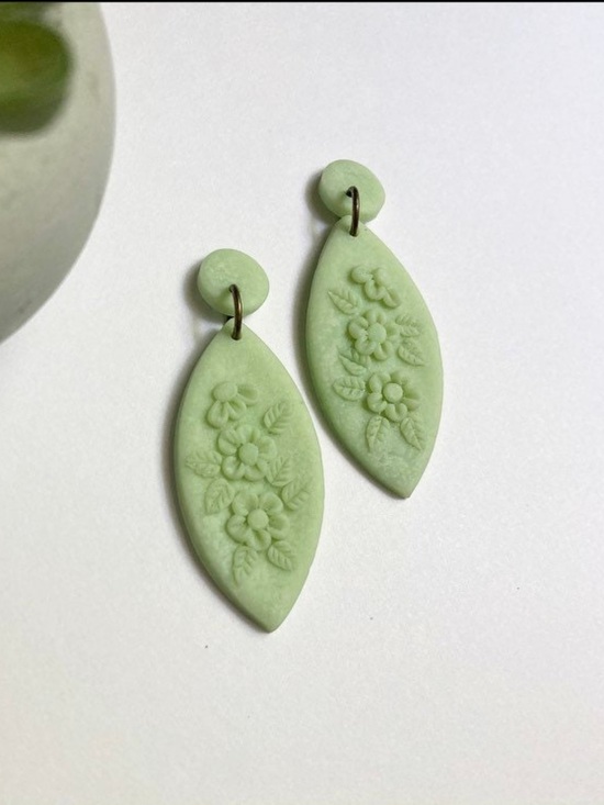 Jewelry - Green milk glass earrings